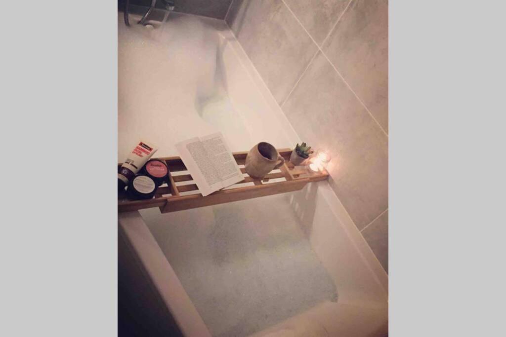 Artist Home - City Center - Bathtub - Terrasse - Full Appartment Rouen Eksteriør bilde