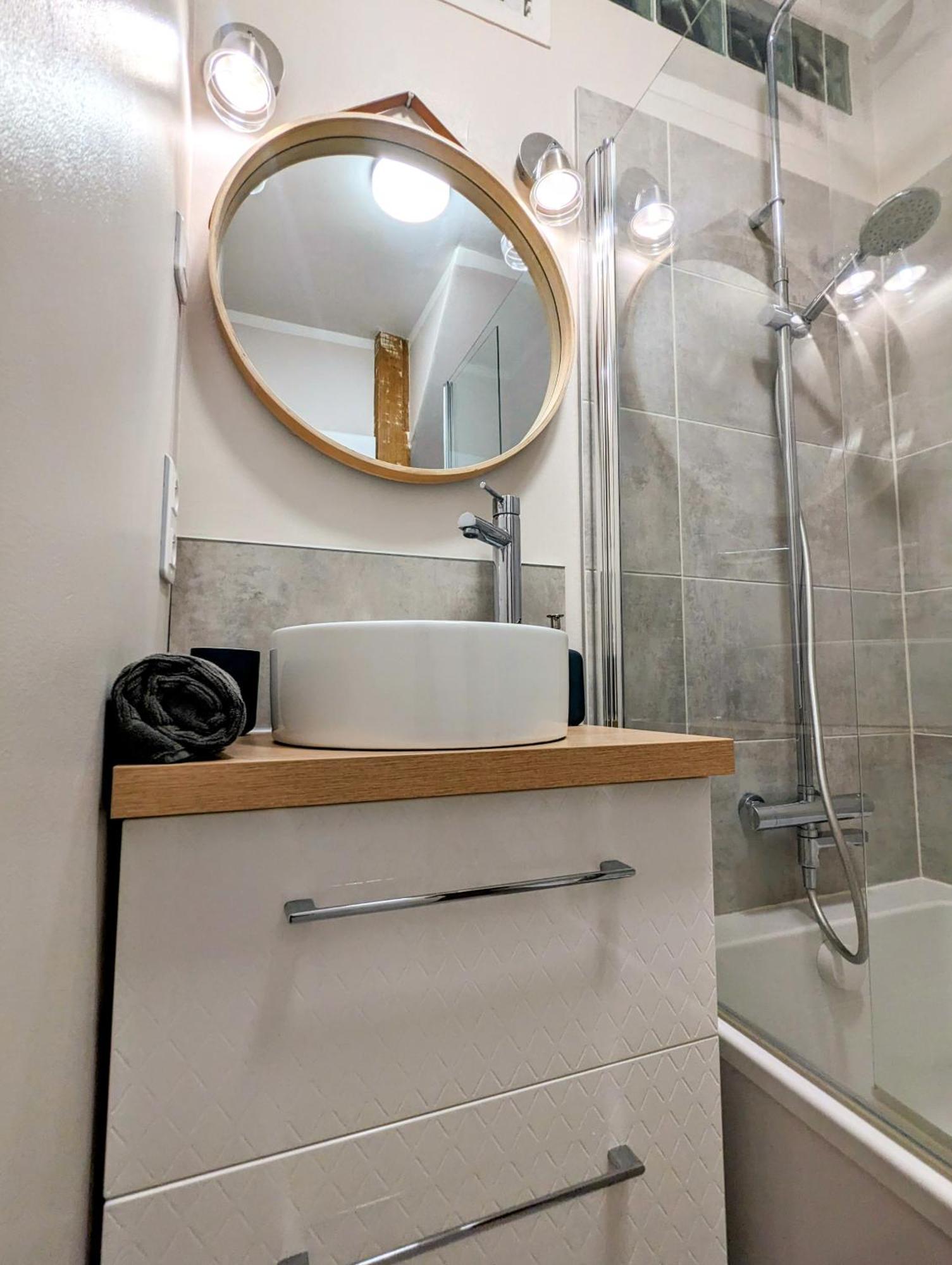 Artist Home - City Center - Bathtub - Terrasse - Full Appartment Rouen Eksteriør bilde